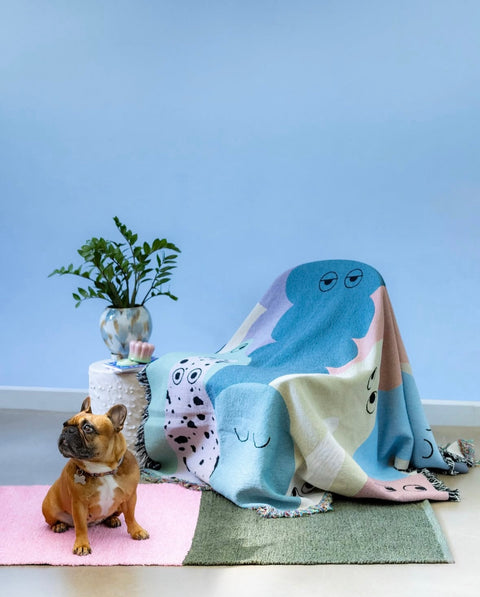 Studio Arhoj Throw Blanket | Familia