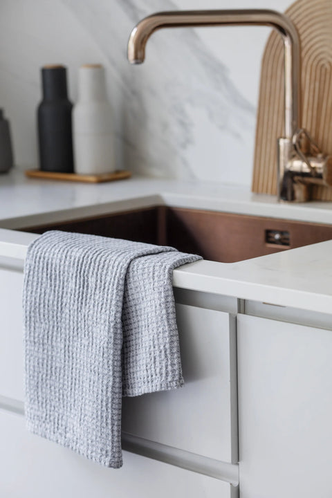 Lapuan Kankurit - MAIJA Towel (Black Brown)