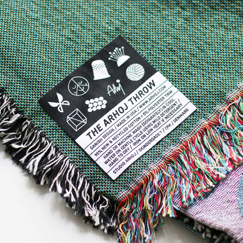 Studio Arhoj Throw Blanket | Familia