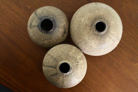 Wilson & Emho Ceramics | Puffer speckle vase #5