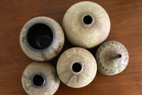 Wilson & Emho Ceramics | Puffer speckle vase #6
