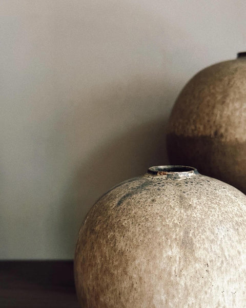 Wilson & Emho Ceramics | Puffer speckle vase #4