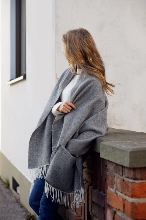 Lapuan Kankurit ARVO Pocket Shawl (White-melange grey)