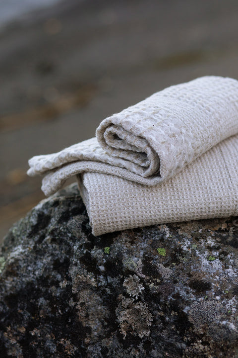 Lapuan Kankurit KUOHU Linen Towel (Beige White)