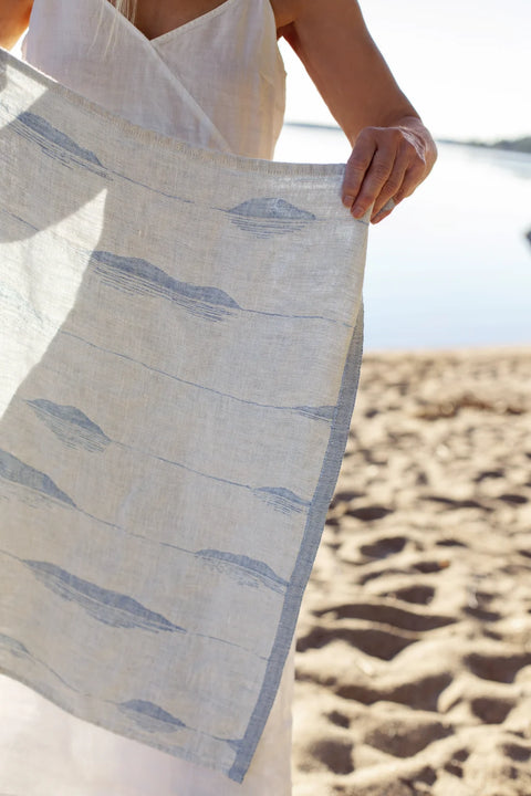 Lapuan Kankurit | MERELLÄ linen towel (Rainy Blue)