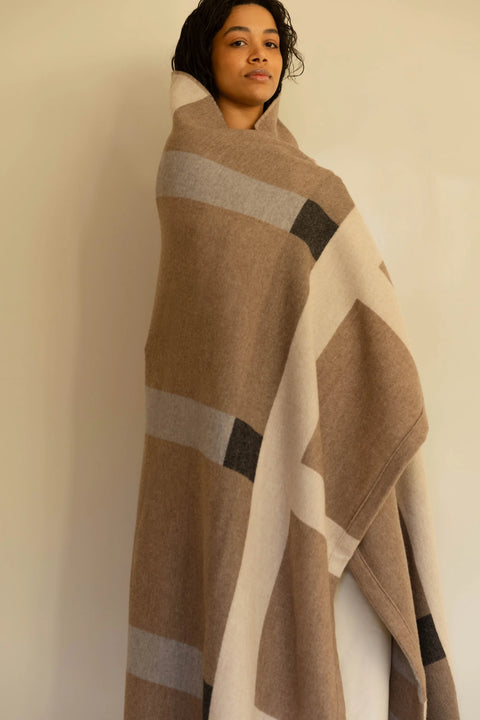 Lapuan Kankurit | RUUSA wool blanket (Heather Cinnamon Blue)