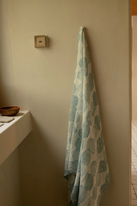 Lapuan Kankurit - SADE Large Bath Towel (Olive & White) - XL