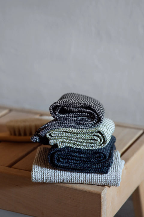 Lapuan Kankurit - TERVA Towel (Black Multi blueberry)