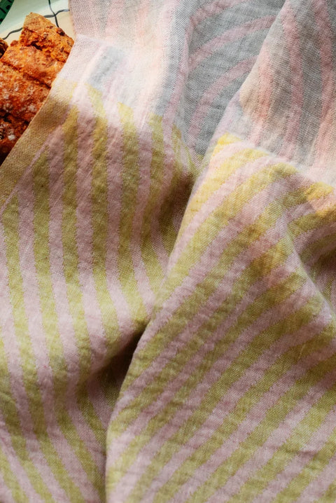 Lapuan Kankurit - METSÄLAMPI linen towel (Pink)