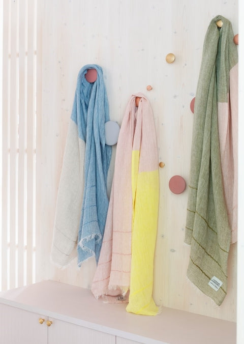Lapuan Kankurit TSAVO linen scarf (Olive Rose)