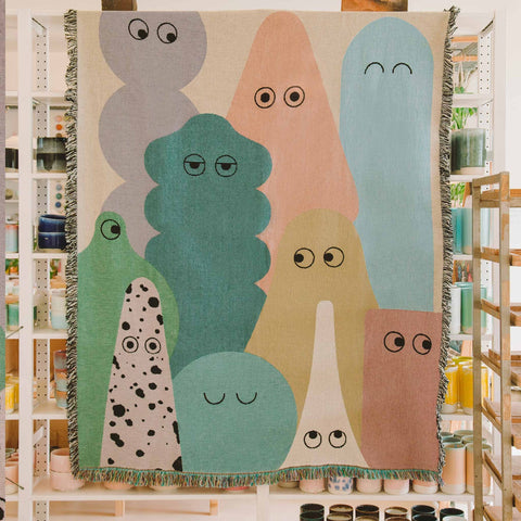 Studio Arhoj Throw Blanket | Familia
