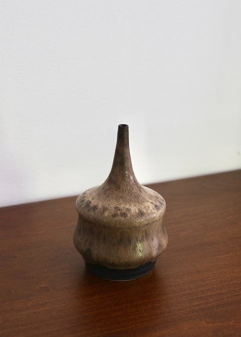 Wilson & Emho Ceramics | Puffer speckle vase #6