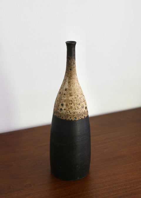 Wilson & Emho Ceramics | Puffer speckle vase #7