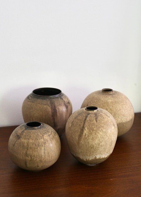Wilson & Emho Ceramics | Puffer speckle vase #9